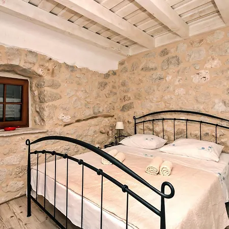 Amazing In Gornje With Wifi Holiday home Podbablje