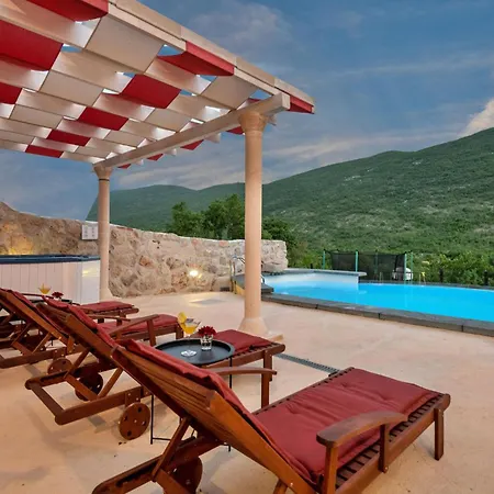Holiday home Amazing In Gornje With Wifi